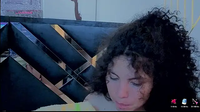 Chatroom XXX en direct de Zoe-yanin