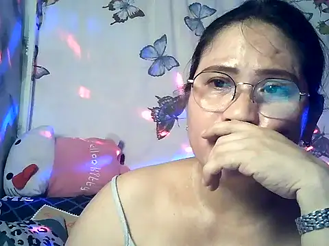 Amazing_Angel22 élő XXX-chatje