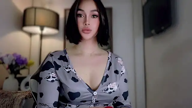 Anna_HollyDoll Adlı Modelin Web Kamerası Şovu