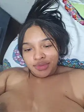 AnnaMil3J Adlı Modelin Canlı XXX Sohbeti