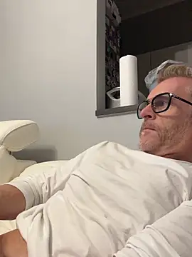 Онлайн чат XXX Axl_hot