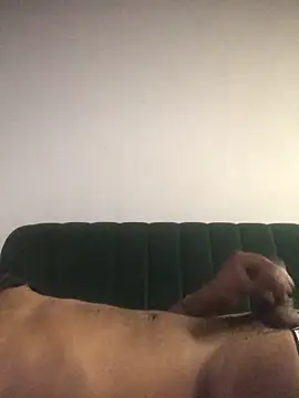 Pokazy przed kamerką – FuckBuddy0228