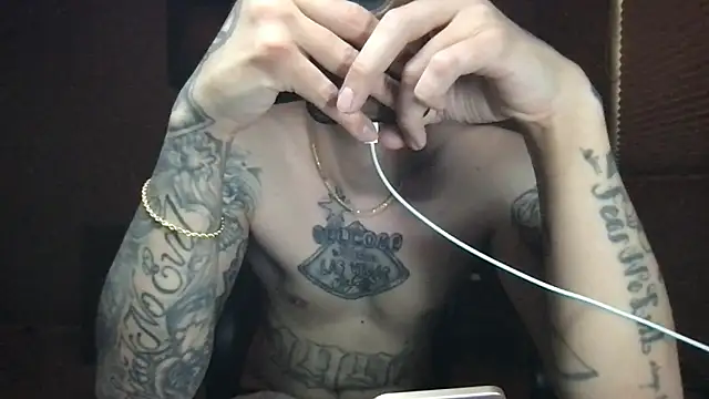 BWCJoshBanks97 Show in webcam