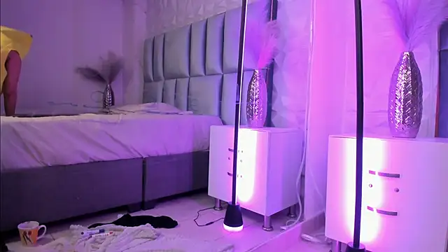 แชท XXX สดของ HollyPeach