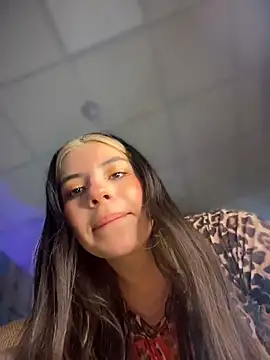 ShyDesireXXX's Webcam Show