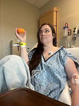 Adobe_Angel: онлайн-секс-чат