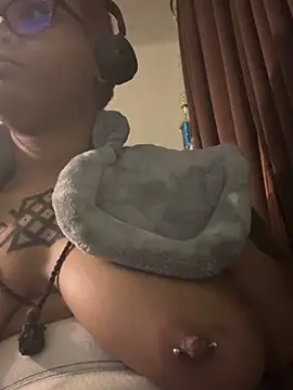 nickytheehawtie's Live XXX Chat