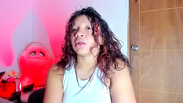 Emily_Coper18's Live XXX Chat