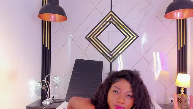 AdharaHills Adlı Modelin Canlı XXX Sohbeti