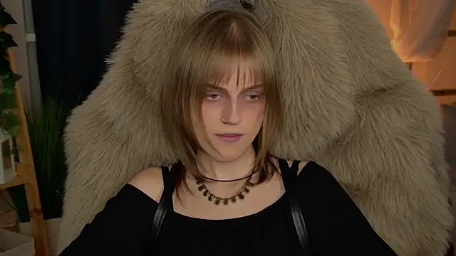 KiraMontoya 即時 XXX 聊天