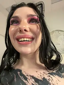 MaeveMoon's Webcam Show