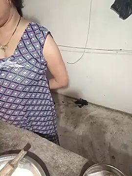 Savita_bhabhi_enjoy Adlı Modelin Web Kamerası Şovu