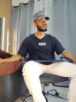 Oliver_bigblack_cock webcam show