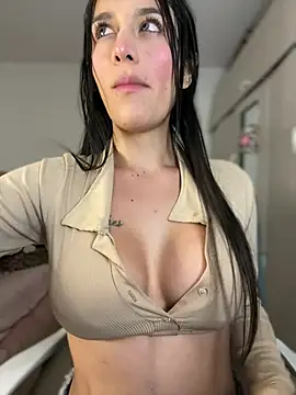 Emmily_19 Chat XXX live