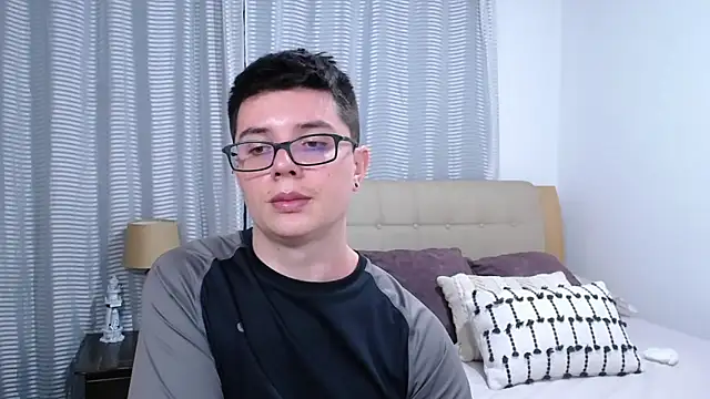 Chatroom XXX en direct de BlackFoXXX69