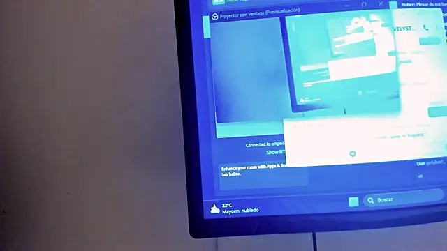 Show modela TysonLara na web-kameri