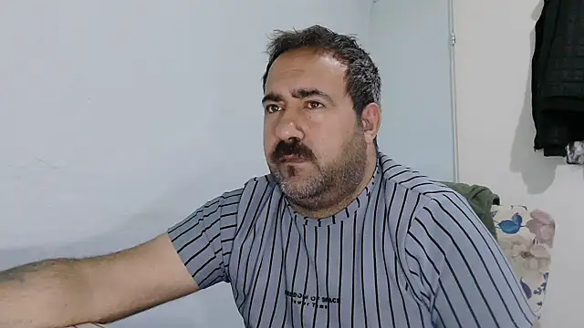 Chatroom XXX en direct de mio_jaks