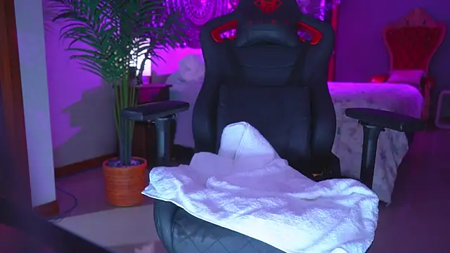 ambarEvans Adlı Modelin Canlı XXX Sohbeti