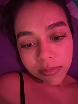 Chat +18 de Andrea-Queen ao vivo