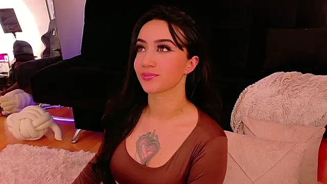 XXX chat uživo modela EmmyEvans1