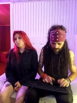 Yang_and_yingn Webbikameraesitys