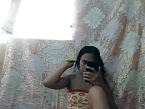 PinaySkinnyGirl's Live XXX Chat