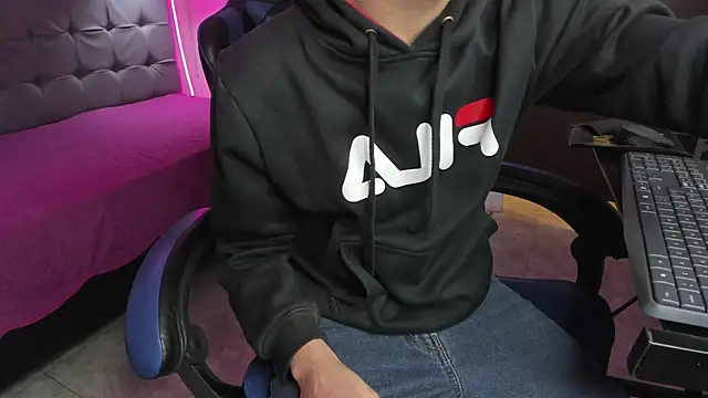 SamBlack_ লাইভ XXX চ্যাট