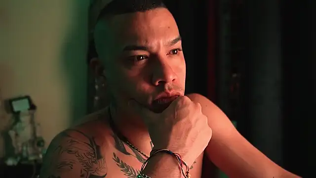 AlphaMasterXxx webkamerás műsora