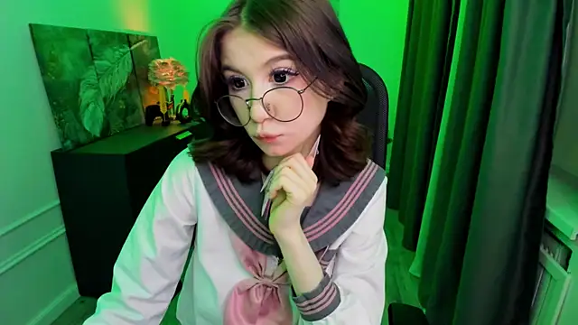 MeLLSawertyqのライブXXXチャット