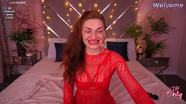 EllaGoldenn 现场XXX聊天