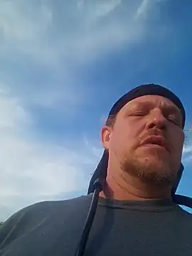 Pertunjukan Kamera Web yourMasterisBored