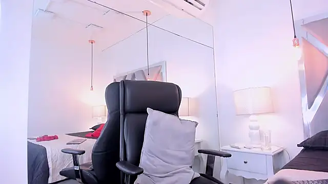 Chat +18 de Chriss_Diamond ao vivo