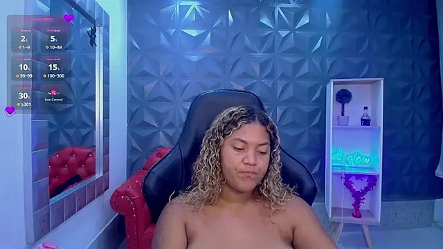 Cristal_War Adlı Modelin Canlı XXX Sohbeti