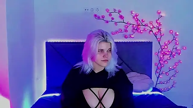 Онлайн чат XXX JoannLowe