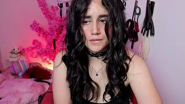 elowen_halley1 Adlı Modelin Canlı XXX Sohbeti