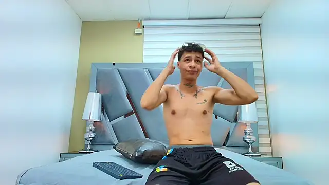 HENRY_GREEN2 Live XXX Chat