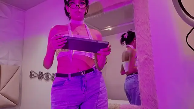 Chat +18 de MaddyCooper_ ao vivo