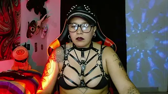 LilithSharon élő XXX-chatje