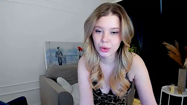 FollowLovee Live XXX-Chat