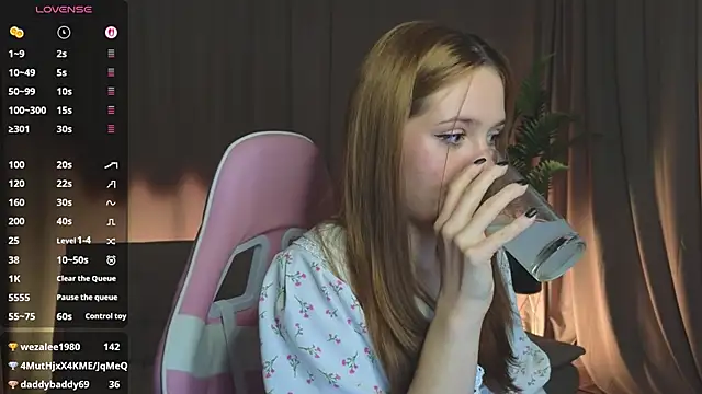 KariDollar 现场XXX聊天