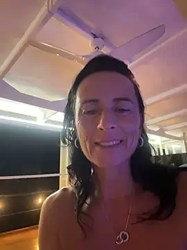 clarastrip élő XXX-chatje