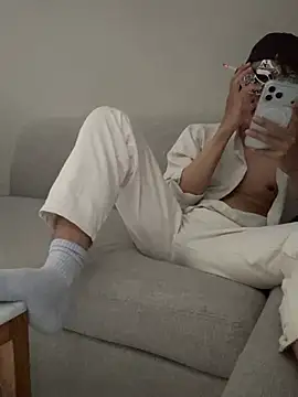 boyhigh1997 Show Webcam