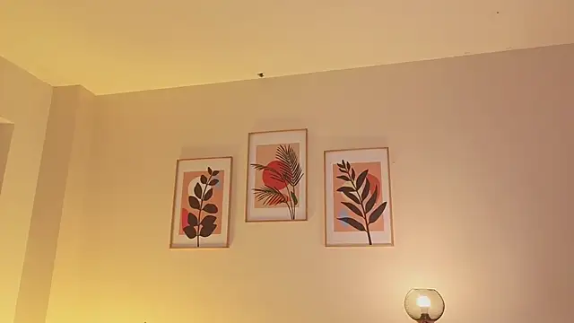 Chatroom XXX en direct de DahianaWalcott