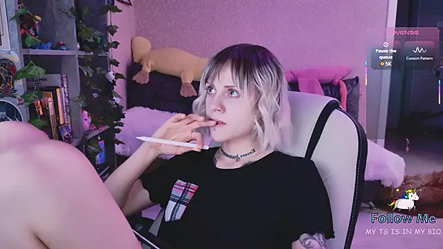 NaniMoore 即時 XXX 聊天