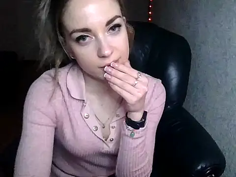 Miss_solomia 即時 XXX 聊天