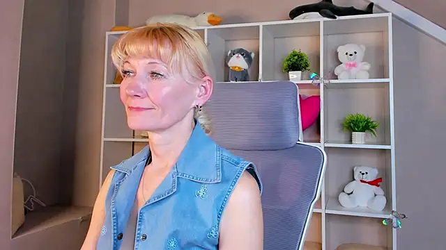 Julie_Lucas 即時 XXX 聊天