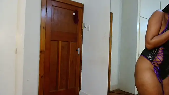 Moreish-06 即時 XXX 聊天