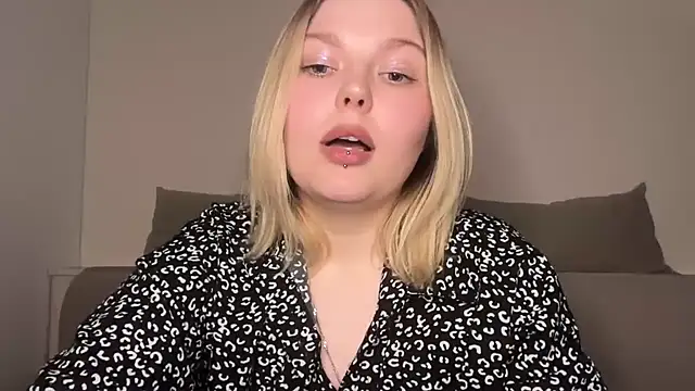 Ophelia_Ritz 现场XXX聊天