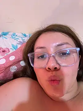 solecito_22 Adlı Modelin Canlı XXX Sohbeti