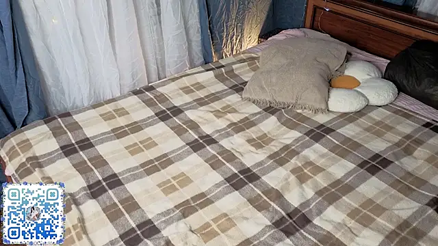 LuciKardosのライブXXXチャット